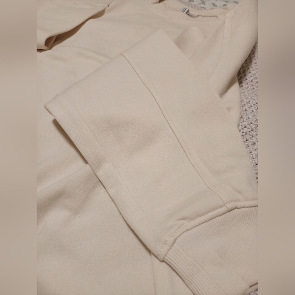 Cream H&M Divided Sweatshirt size M, new - Picture 3 of 4